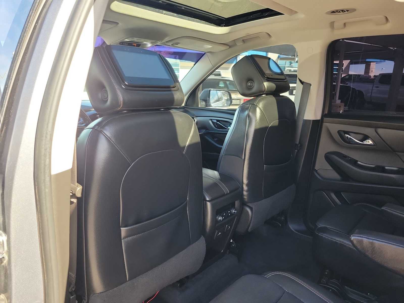 Thumbnail: 2019 Chevrolet Traverse - 8