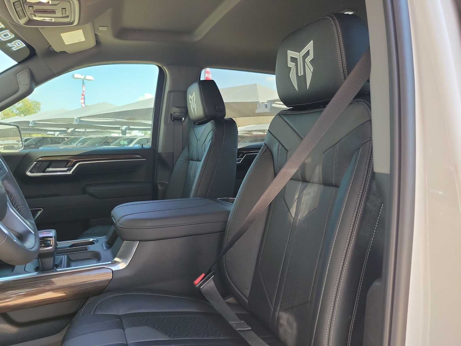 Thumbnail: 2025 Chevrolet Silverado 1500 - 19