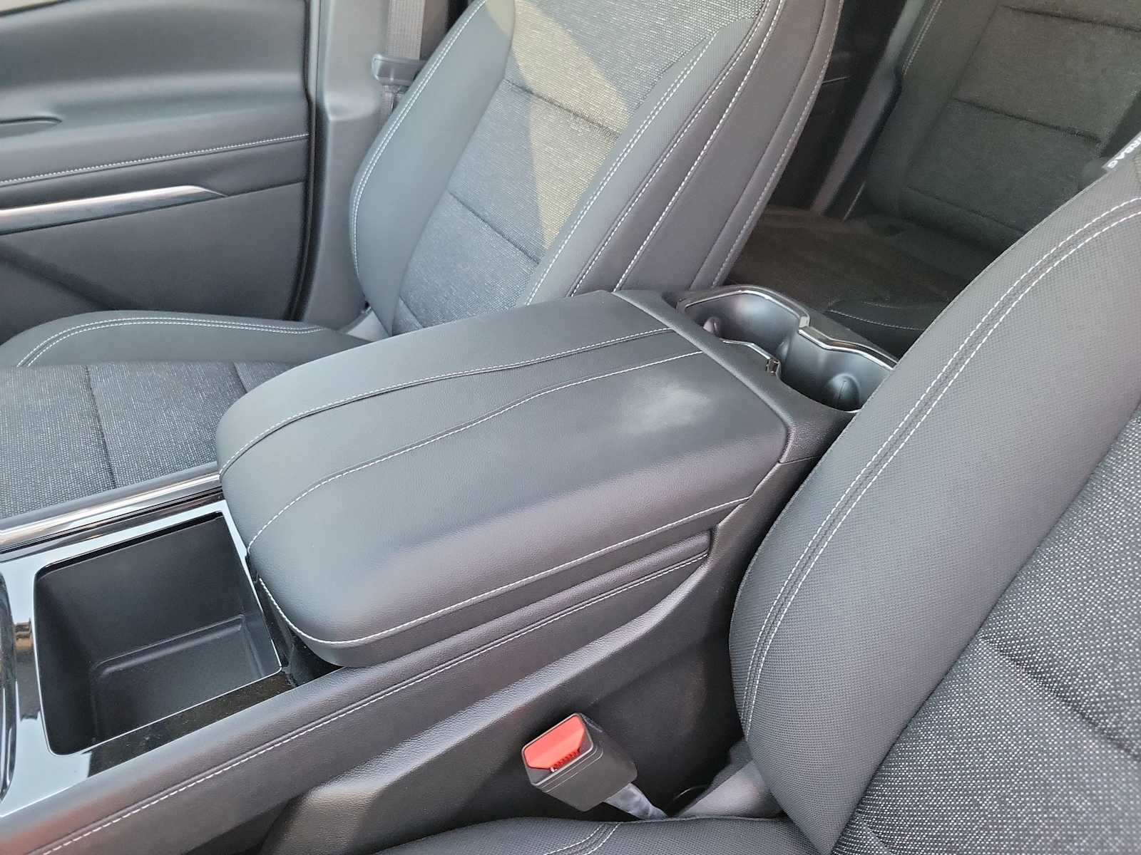 Thumbnail: 2025 Chevrolet Traverse - 16