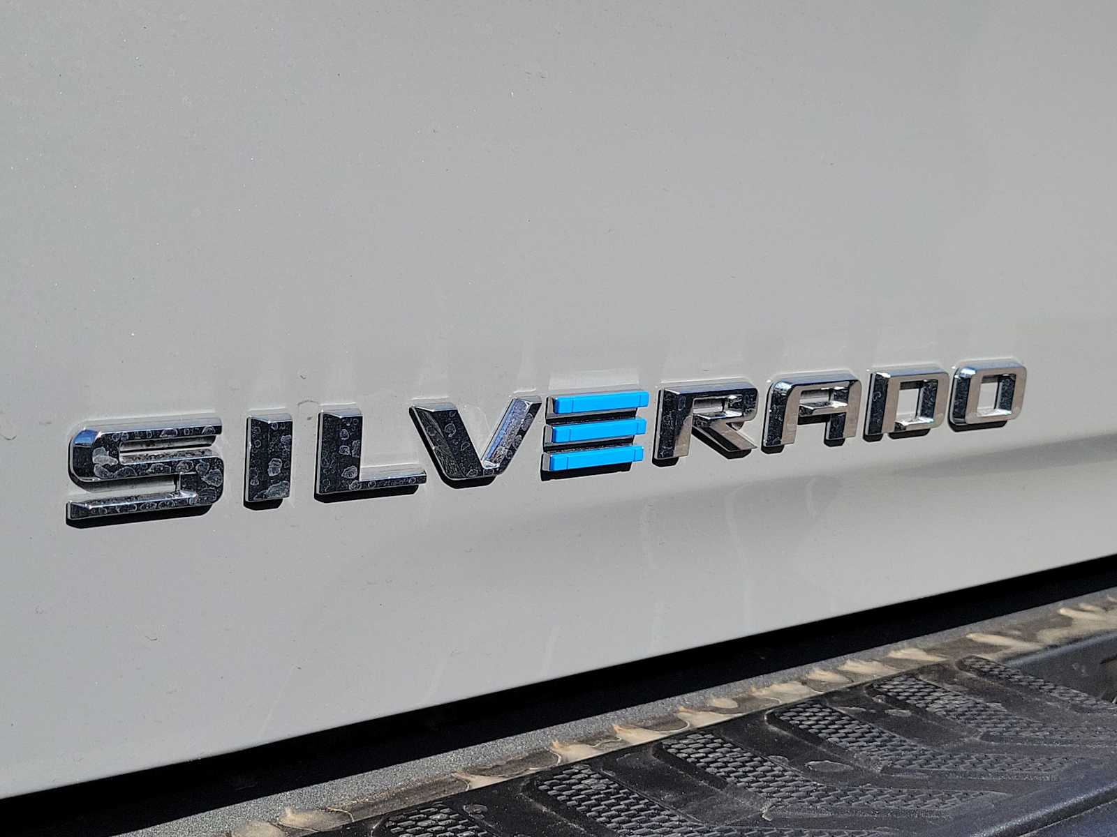 Thumbnail: 2025 Chevrolet Silverado EV - 7