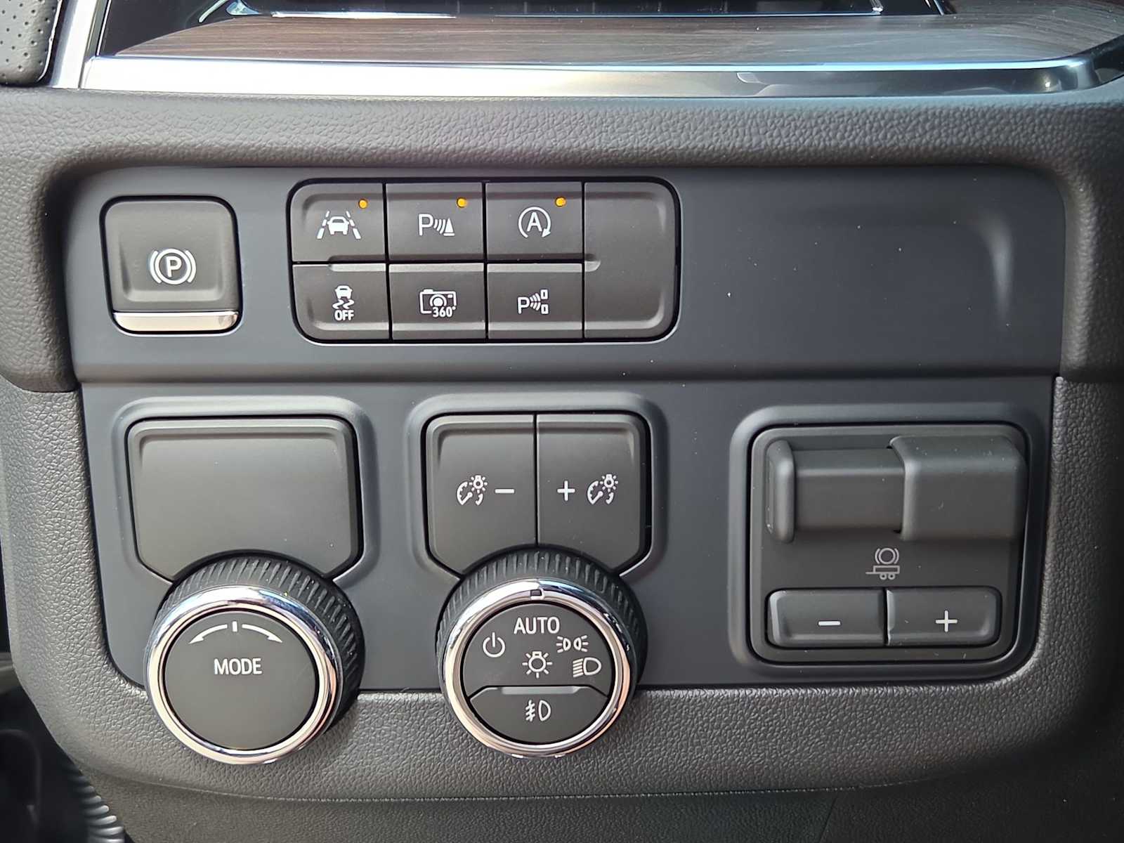 Thumbnail: 2026 Chevrolet Tahoe - 19