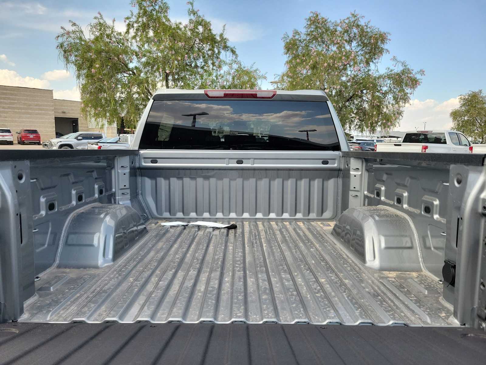 Thumbnail: 2025 Chevrolet Silverado 1500 - 19