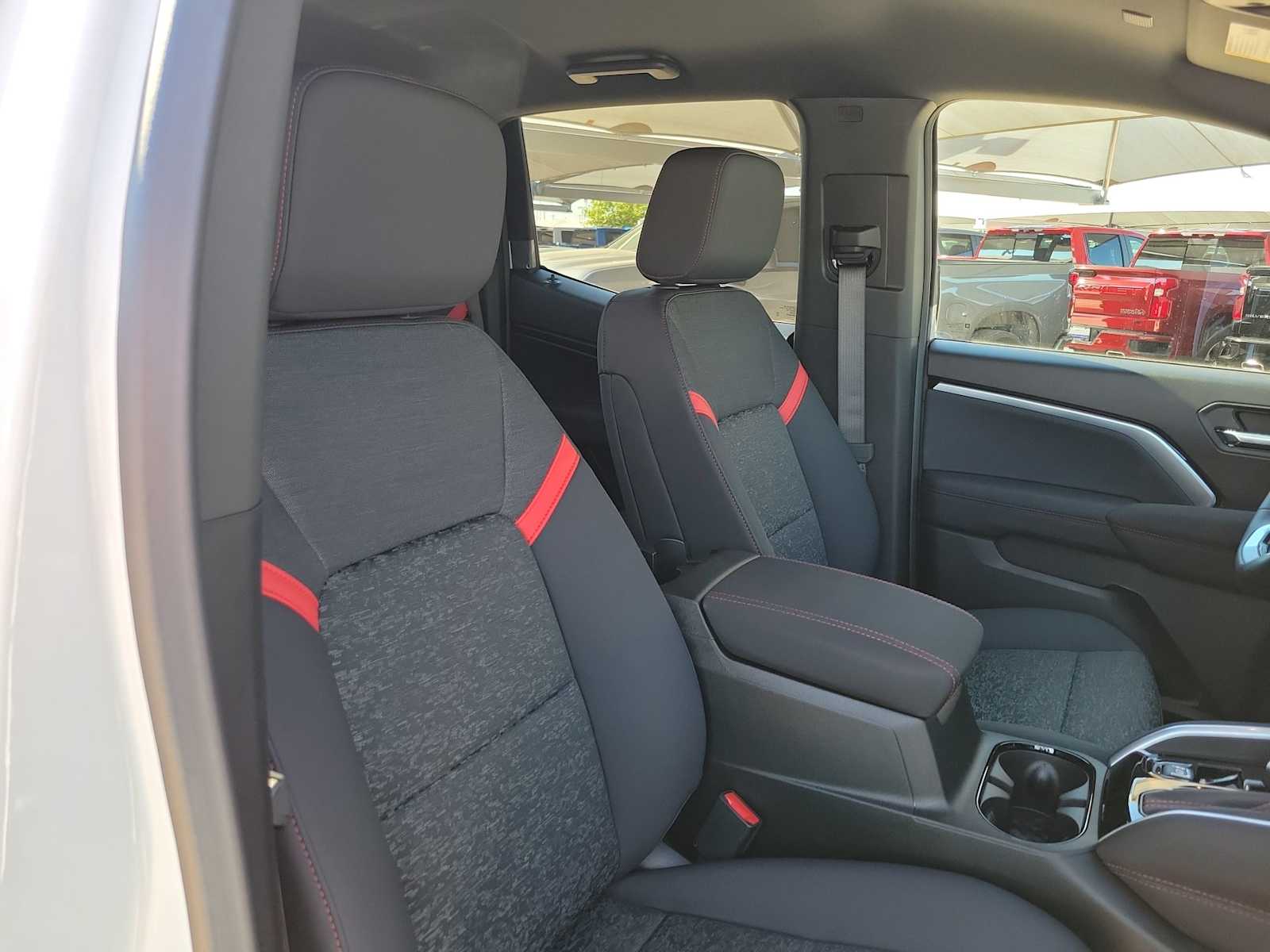 Thumbnail: 2026 Chevrolet Colorado - 14