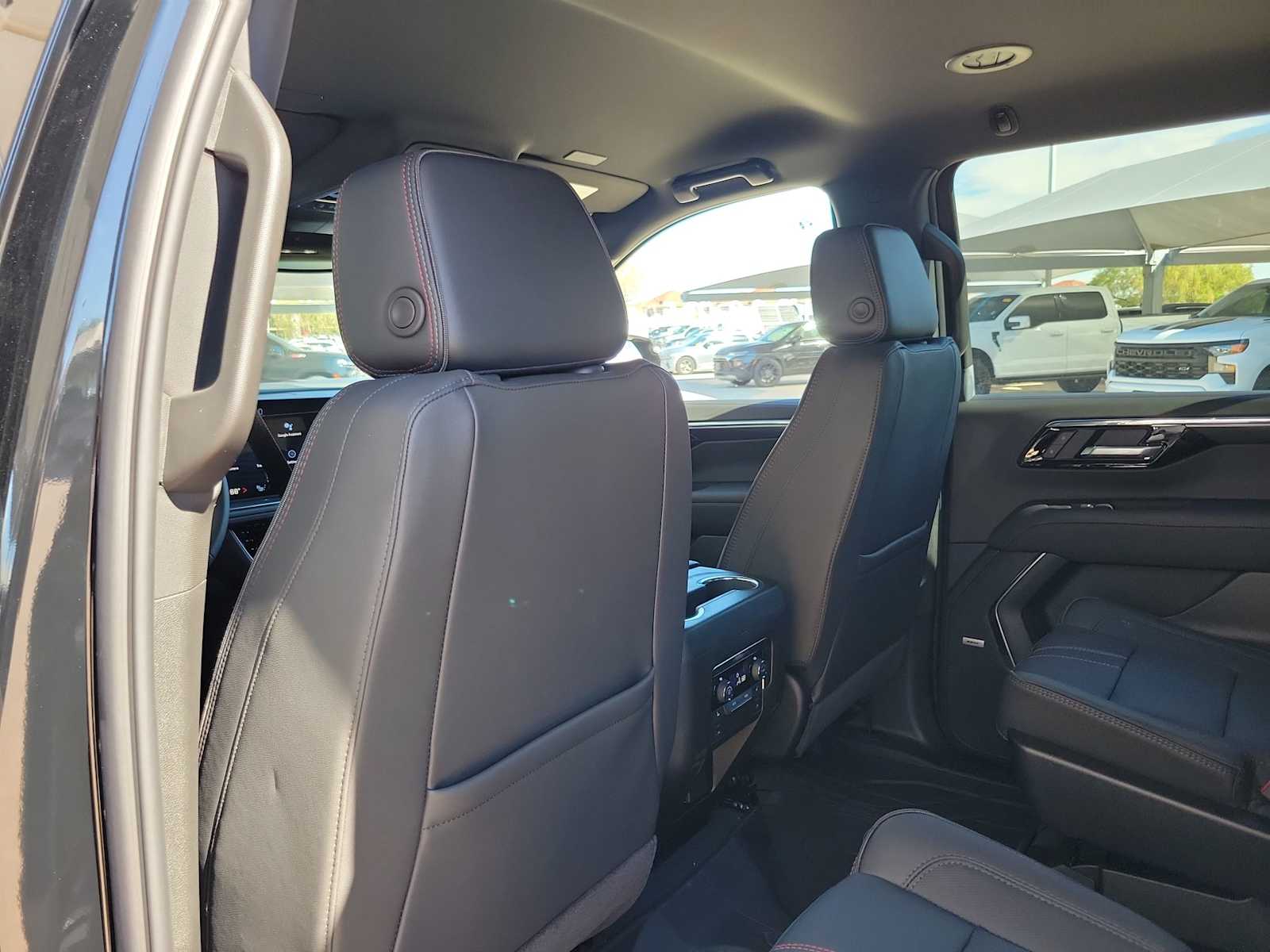 Thumbnail: 2026 Chevrolet Suburban - 12