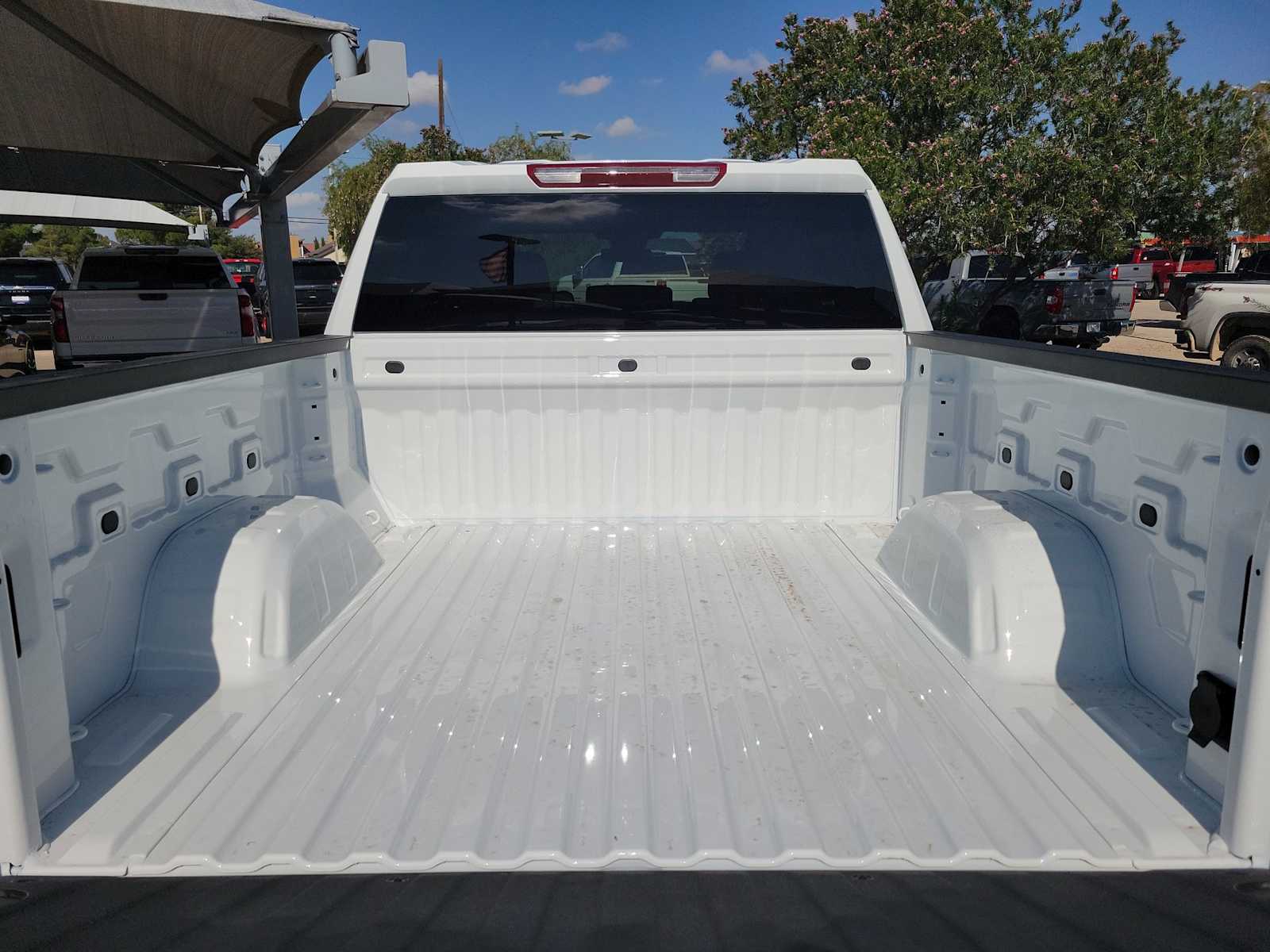 Thumbnail: 2026 Chevrolet Silverado 1500 - 27