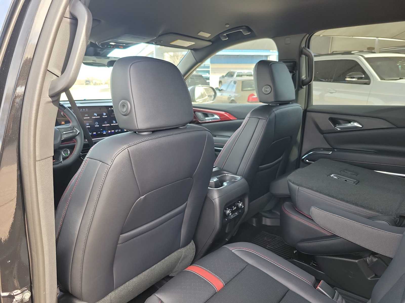 Thumbnail: 2026 Chevrolet Traverse - 8