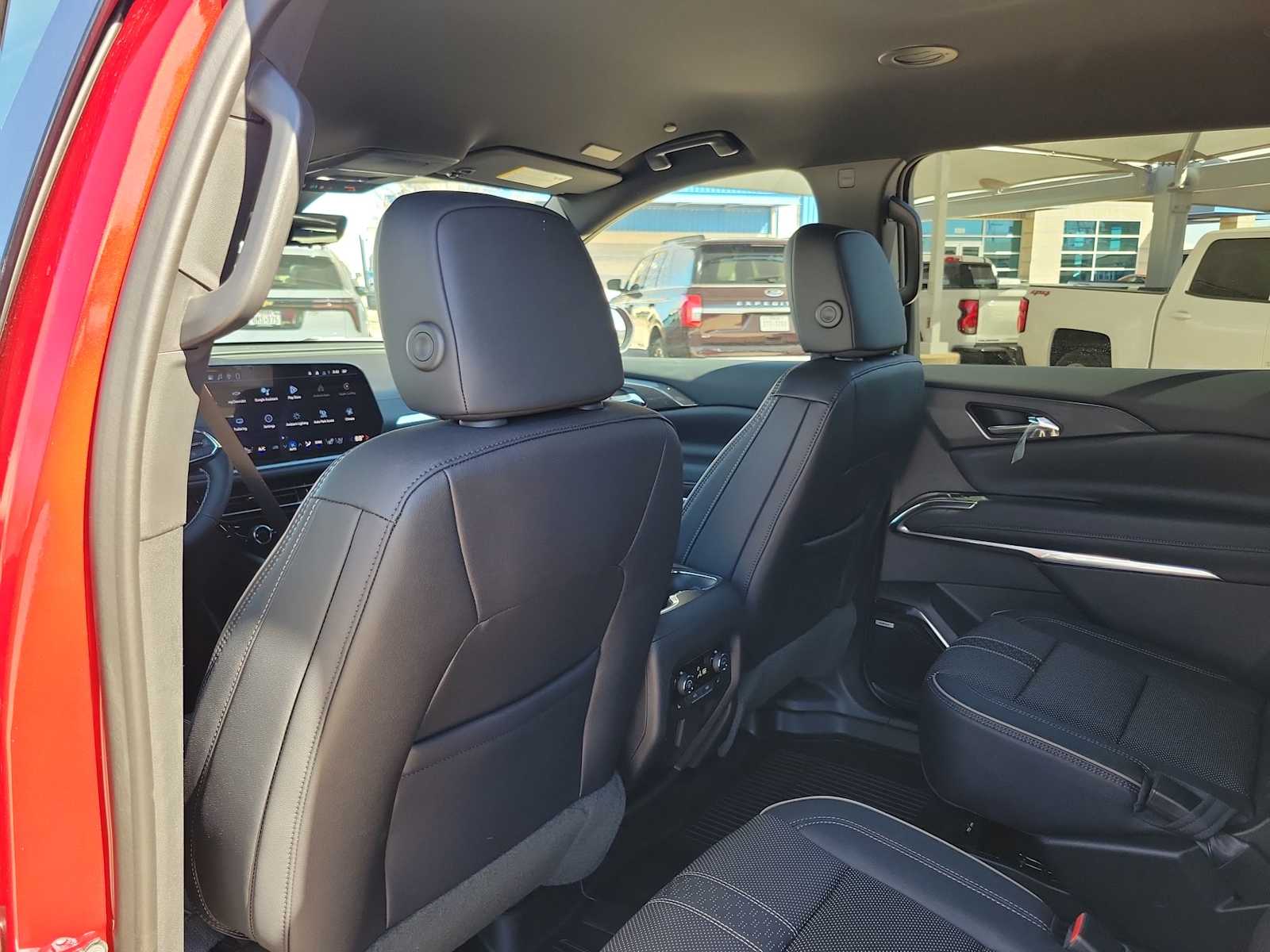 Thumbnail: 2026 Chevrolet Traverse - 16