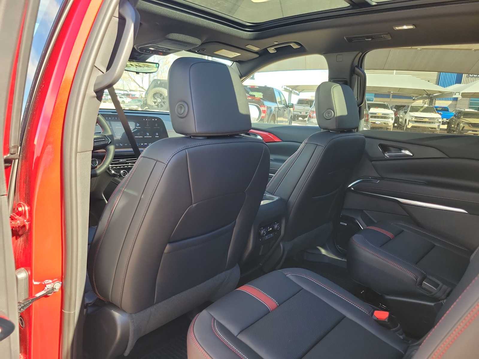 Thumbnail: 2026 Chevrolet Traverse - 12