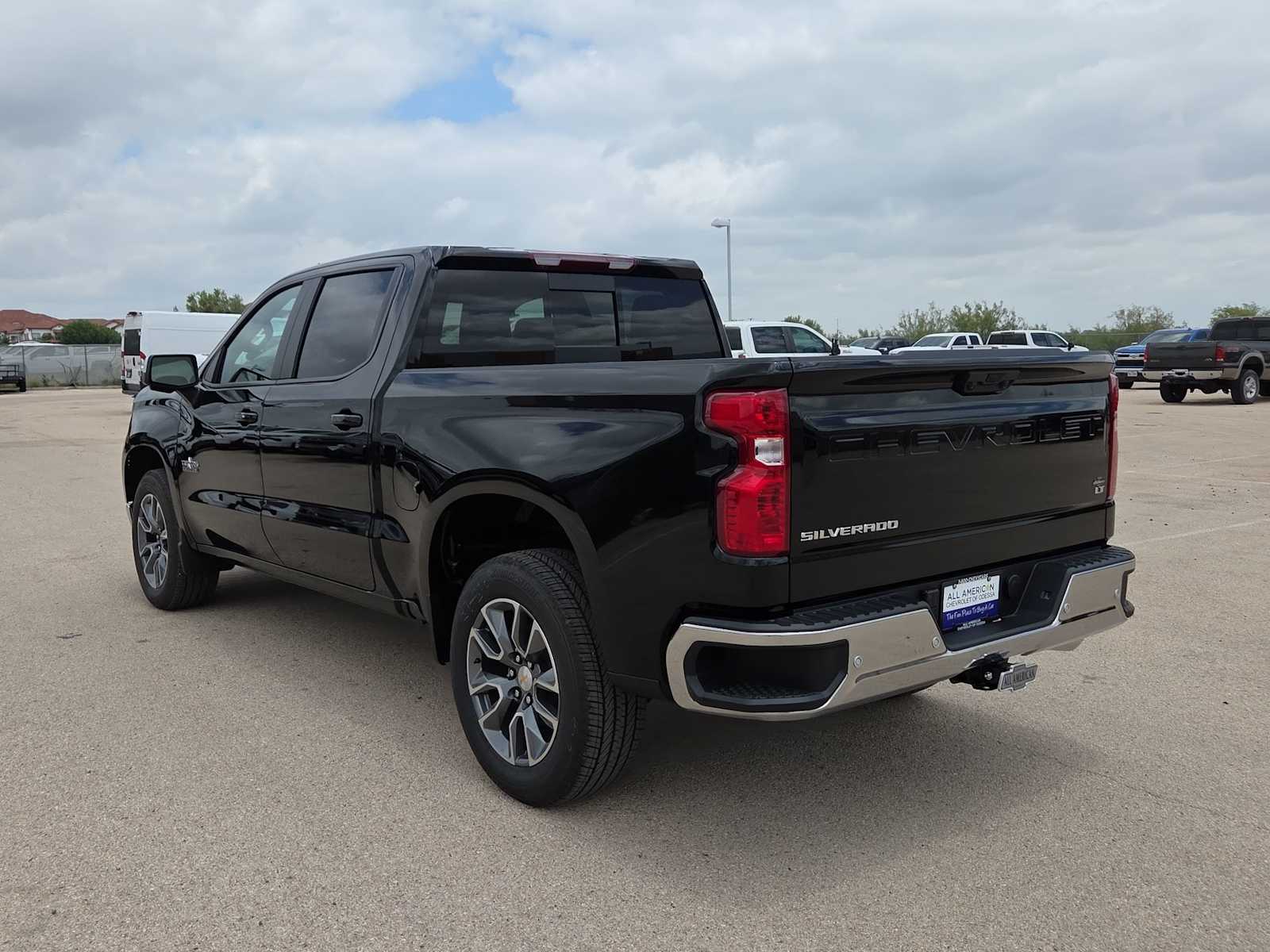 Thumbnail: 2026 Chevrolet Silverado 1500 - 6