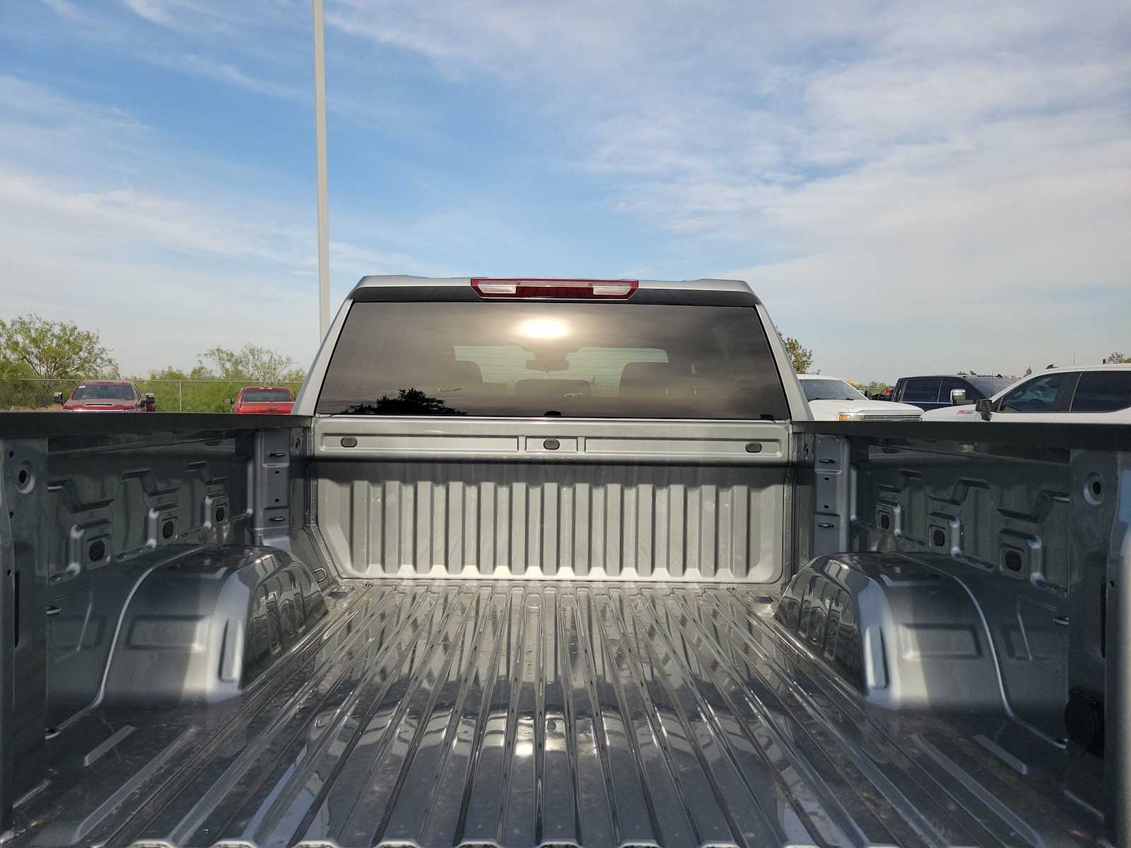Thumbnail: 2026 Chevrolet Silverado 1500 - 23