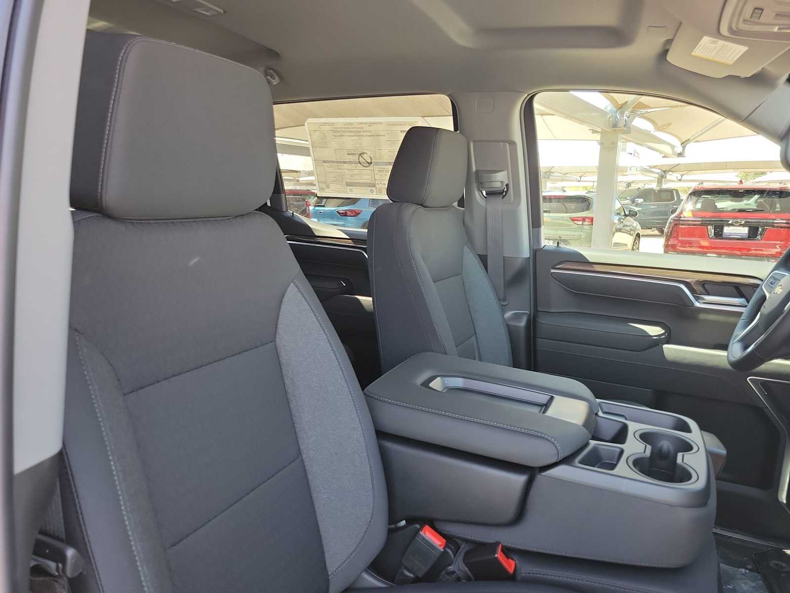 Thumbnail: 2026 Chevrolet Silverado 1500 - 10