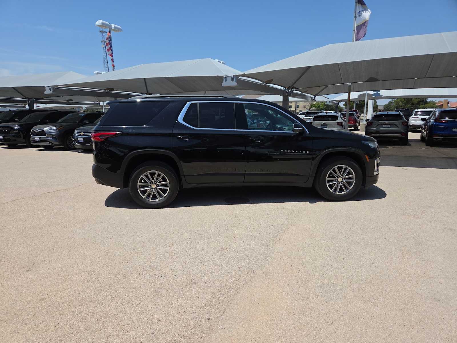 Thumbnail: 2023 Chevrolet Traverse - 9