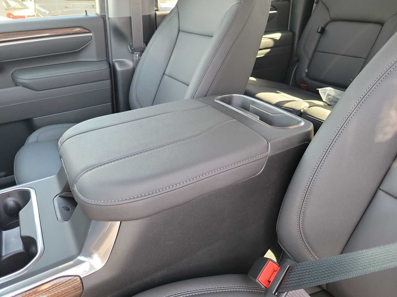 Thumbnail: 2026 Chevrolet Silverado 2500 - 16