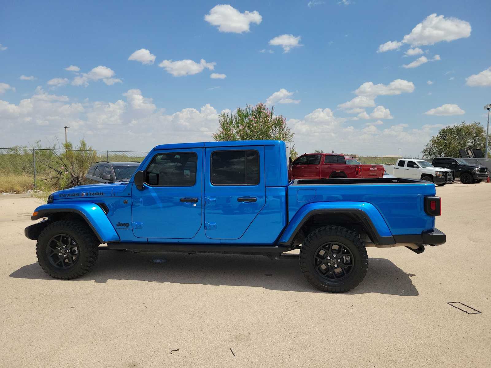 Thumbnail: 2024 Jeep Gladiator - 3