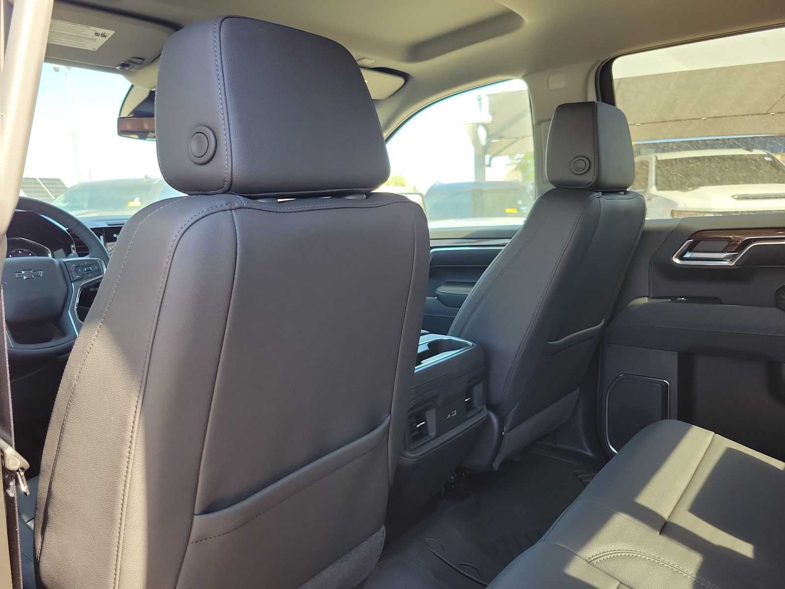 Thumbnail: 2026 Chevrolet Silverado 1500 - 12