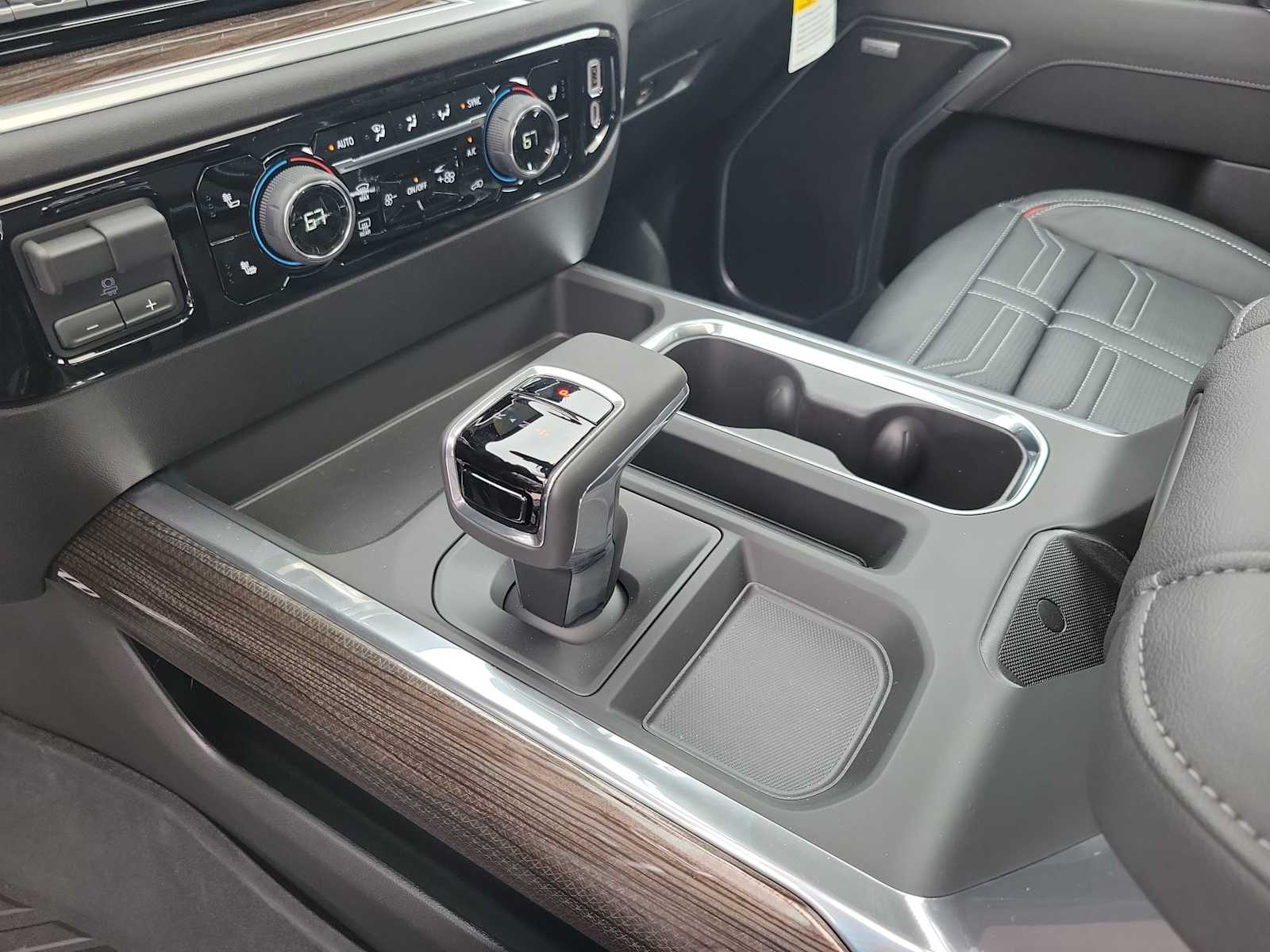 Thumbnail: 2026 Chevrolet Silverado 1500 - 13