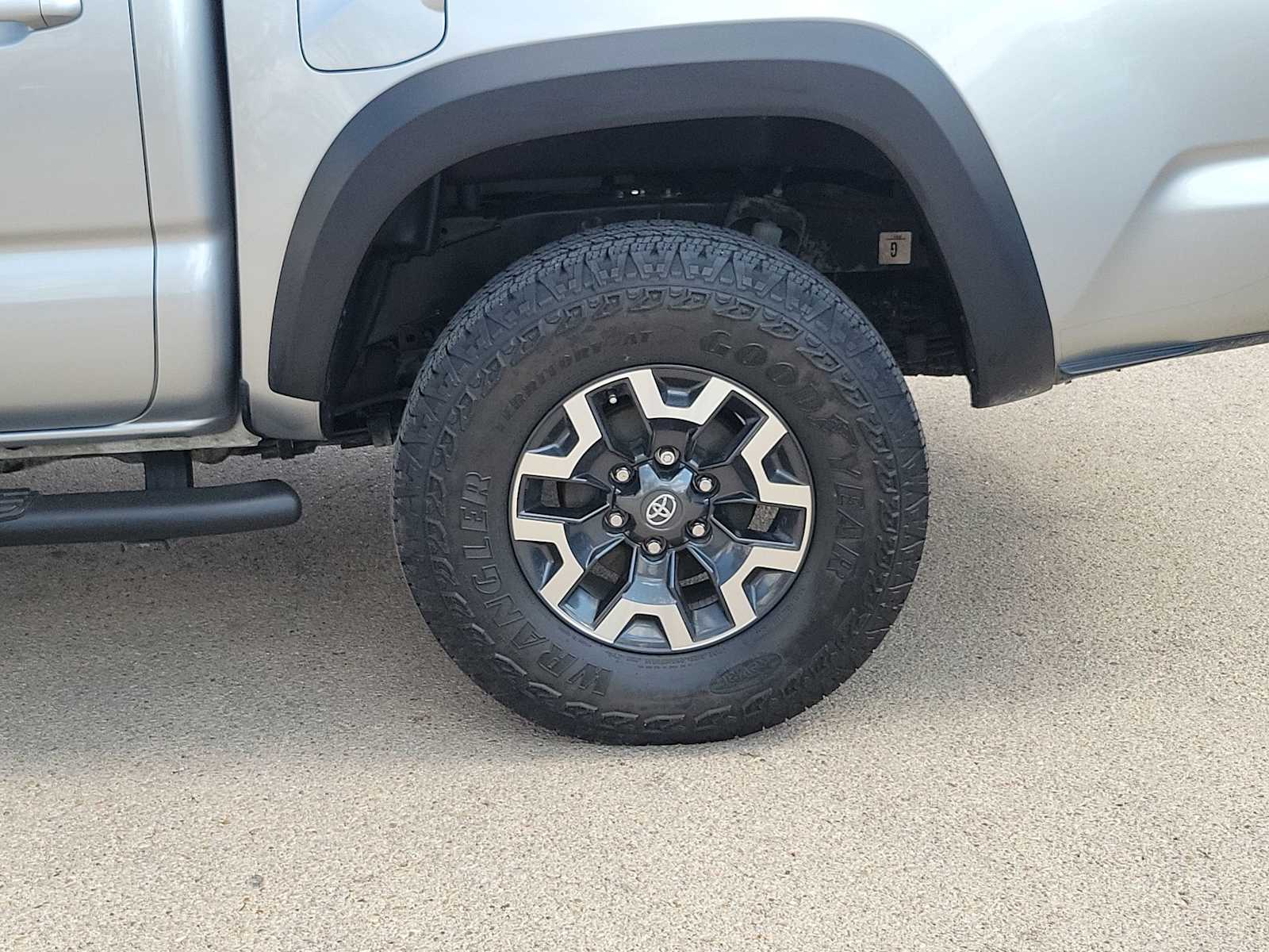 Thumbnail: 2022 Toyota Tacoma - 8