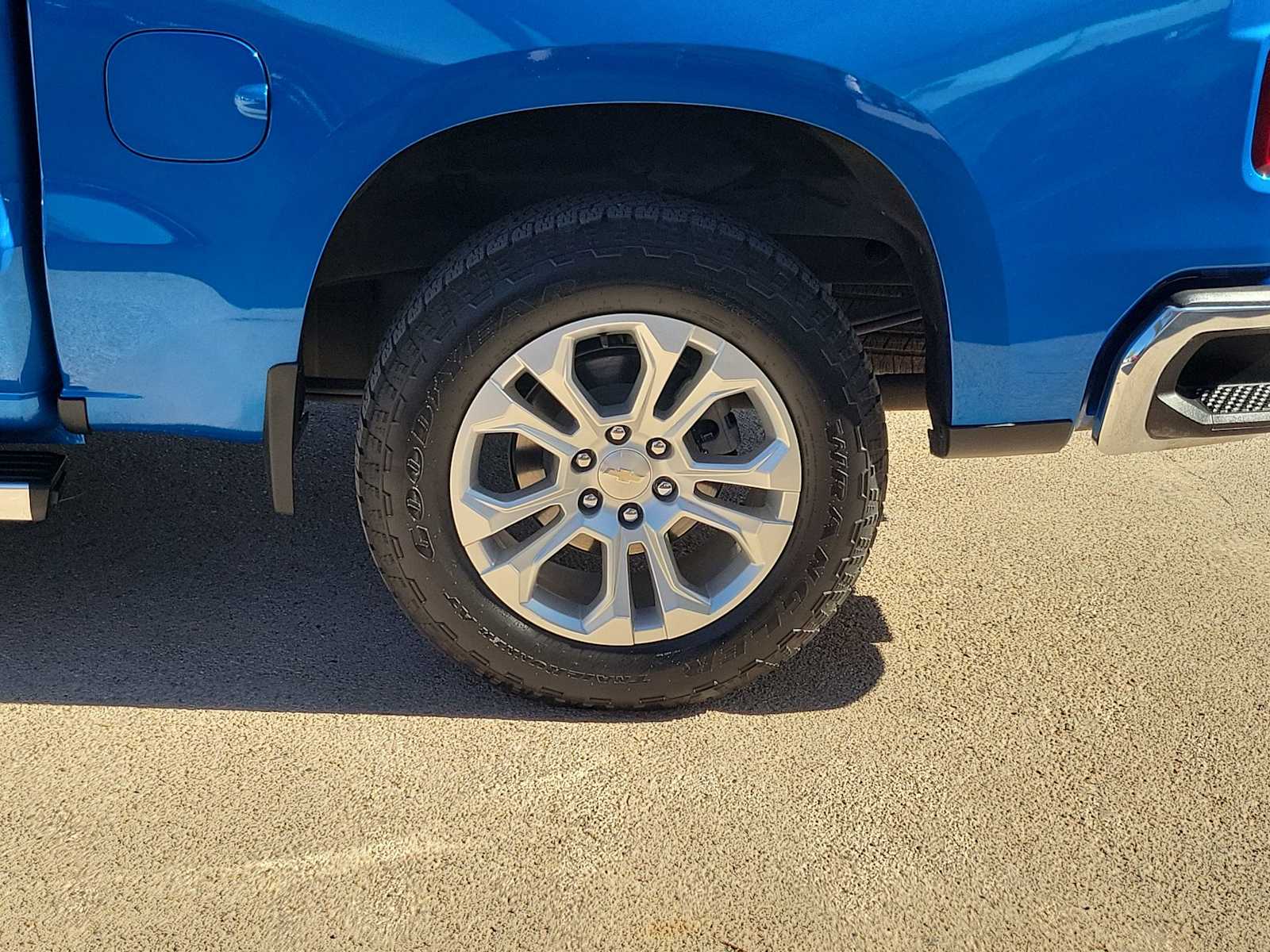 Thumbnail: 2023 Chevrolet Silverado 1500 - 8