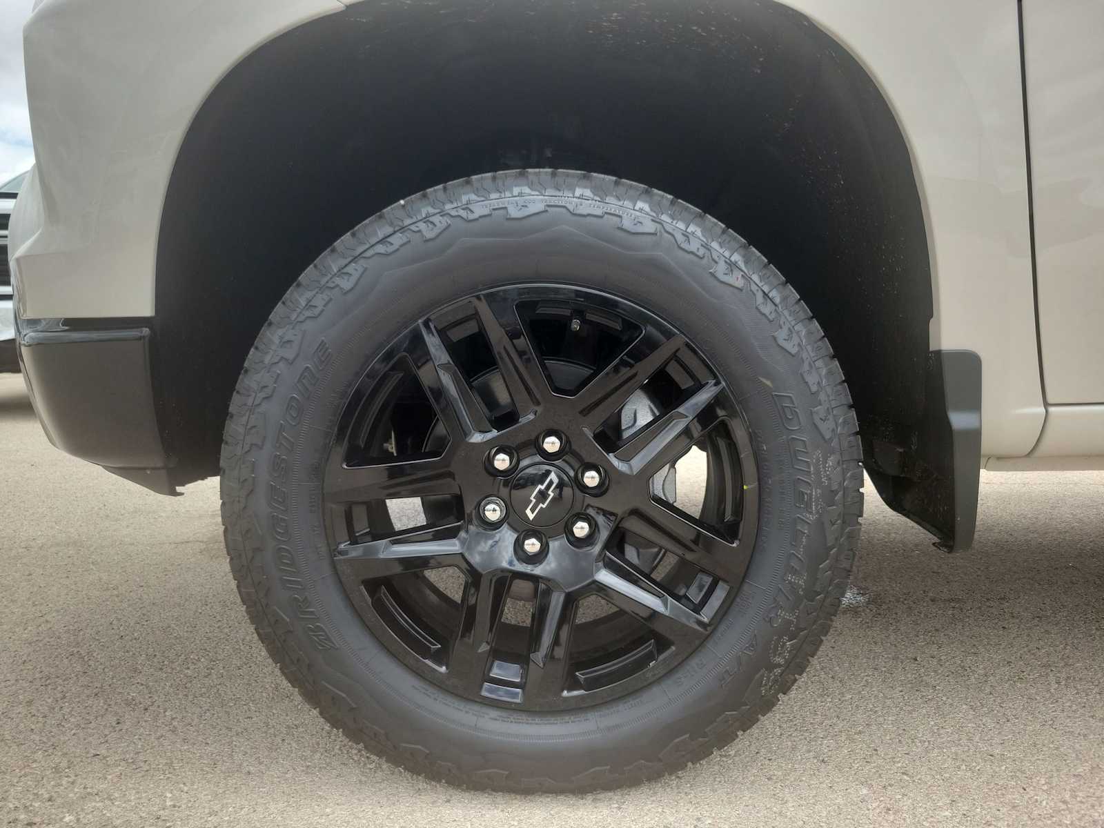 Thumbnail: 2026 Chevrolet Silverado 1500 - 12