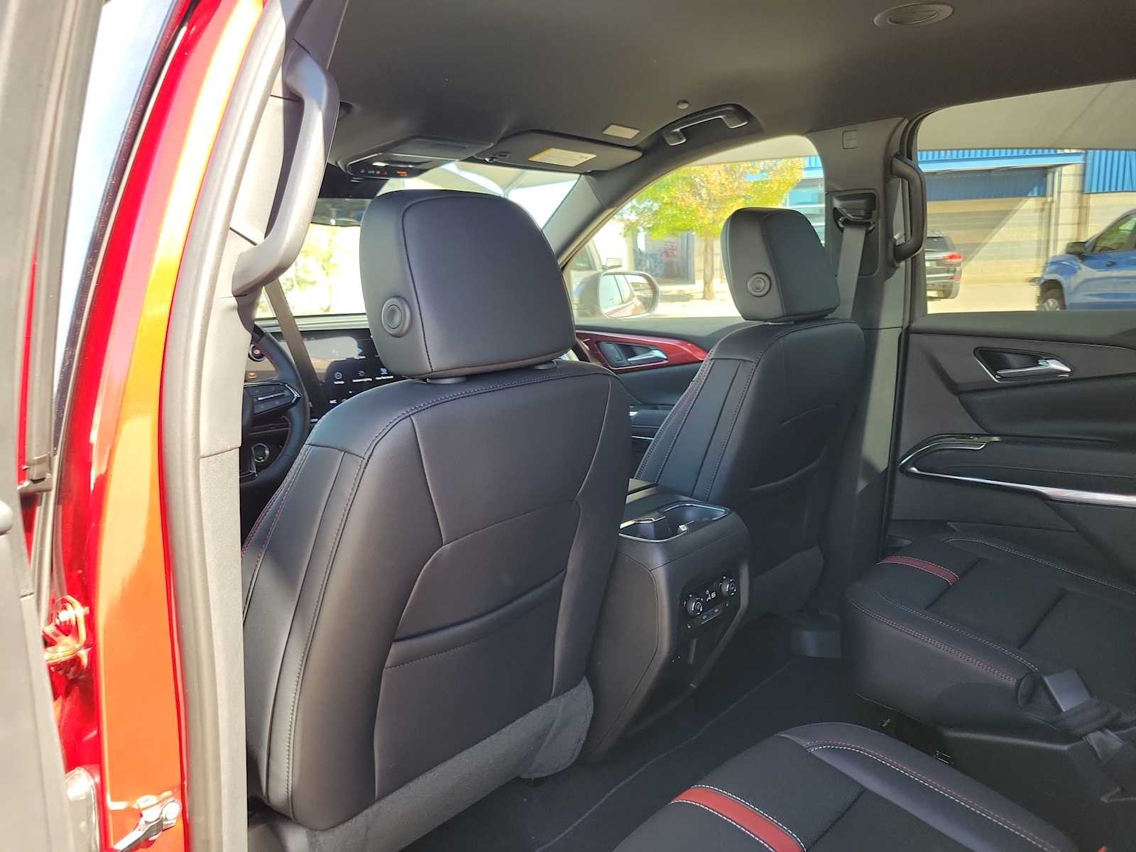 Thumbnail: 2026 Chevrolet Traverse - 12