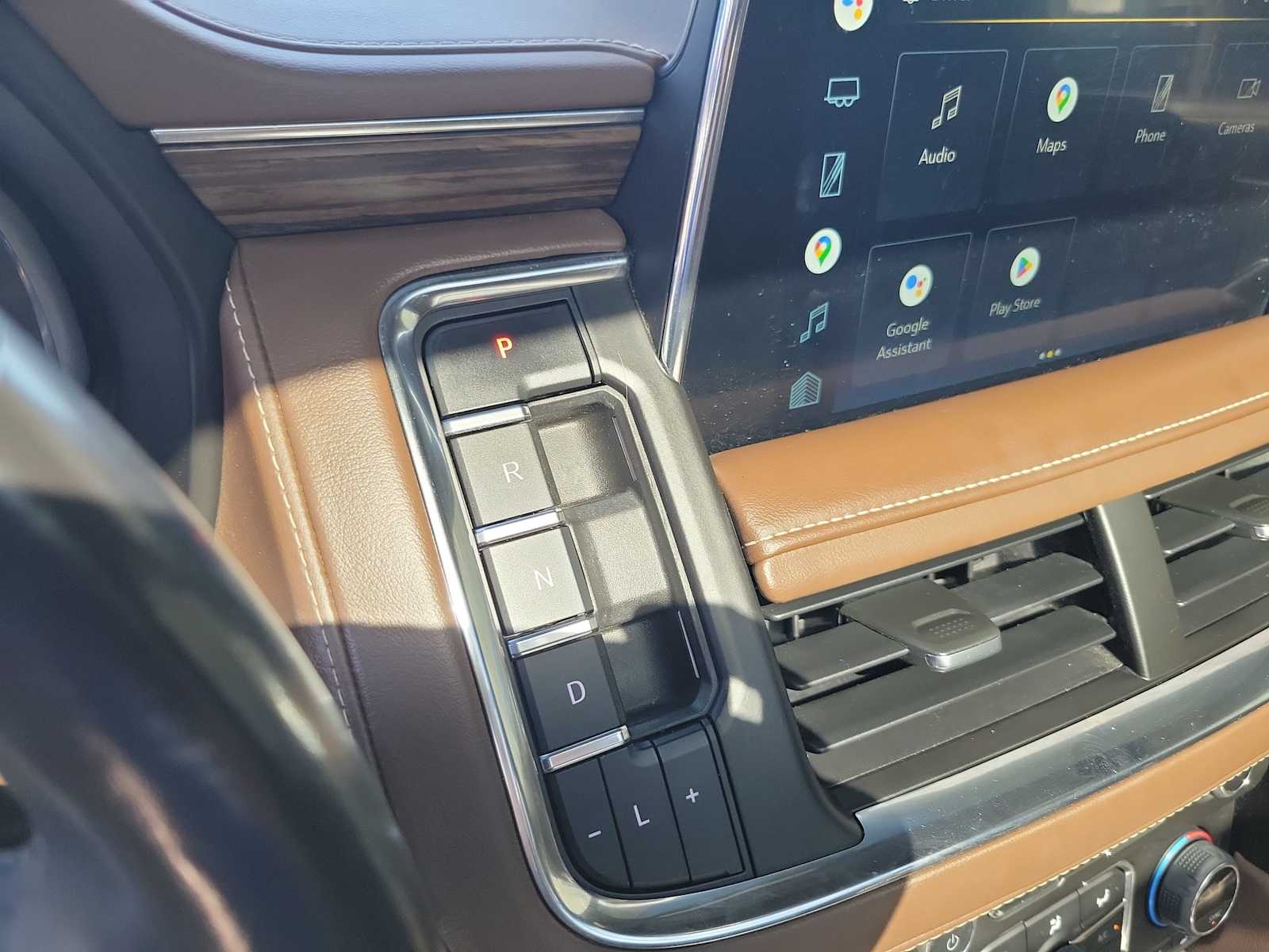 Thumbnail: 2022 Chevrolet Suburban - 17