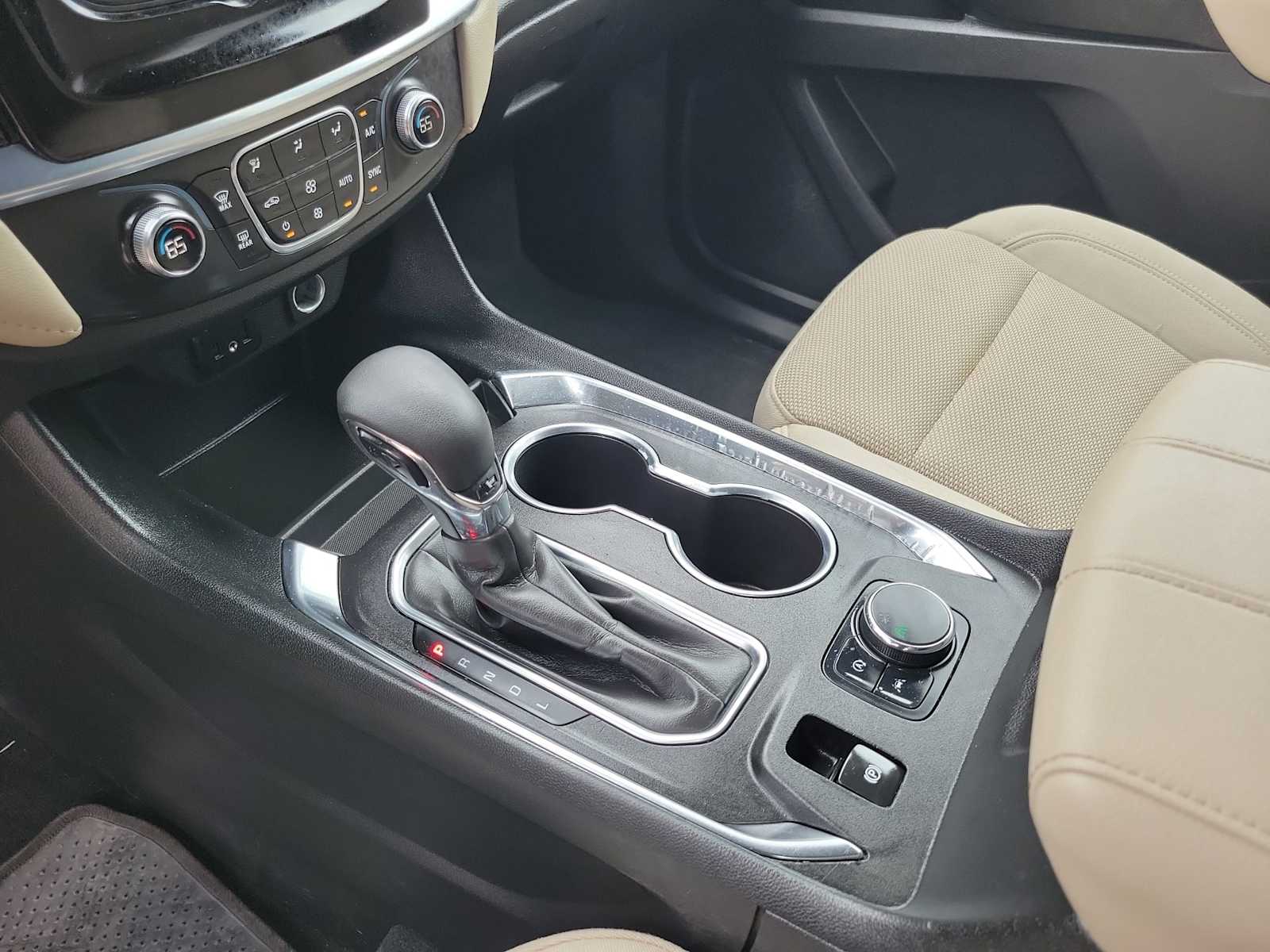 Thumbnail: 2022 Chevrolet Traverse - 21