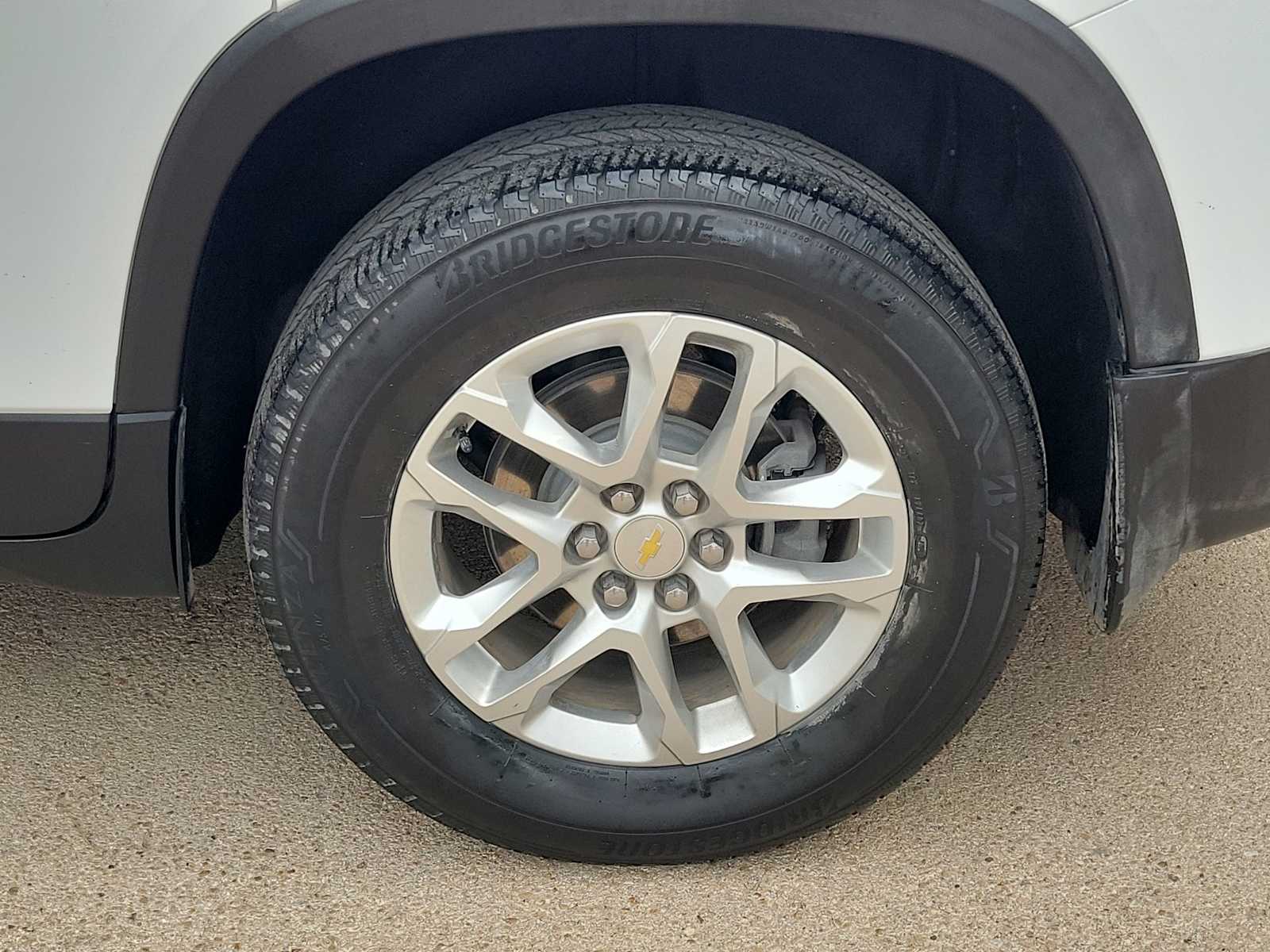 Thumbnail: 2022 Chevrolet Traverse - 12