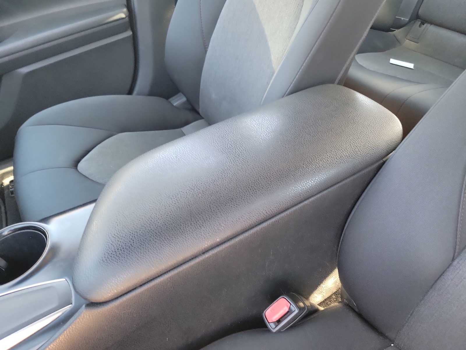 Thumbnail: 2018 Toyota Camry - 16