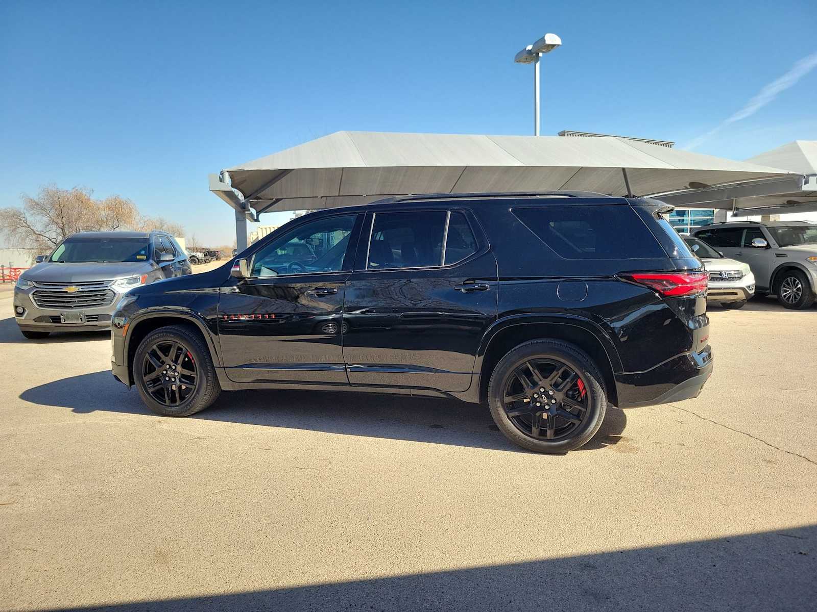 Thumbnail: 2023 Chevrolet Traverse - 3