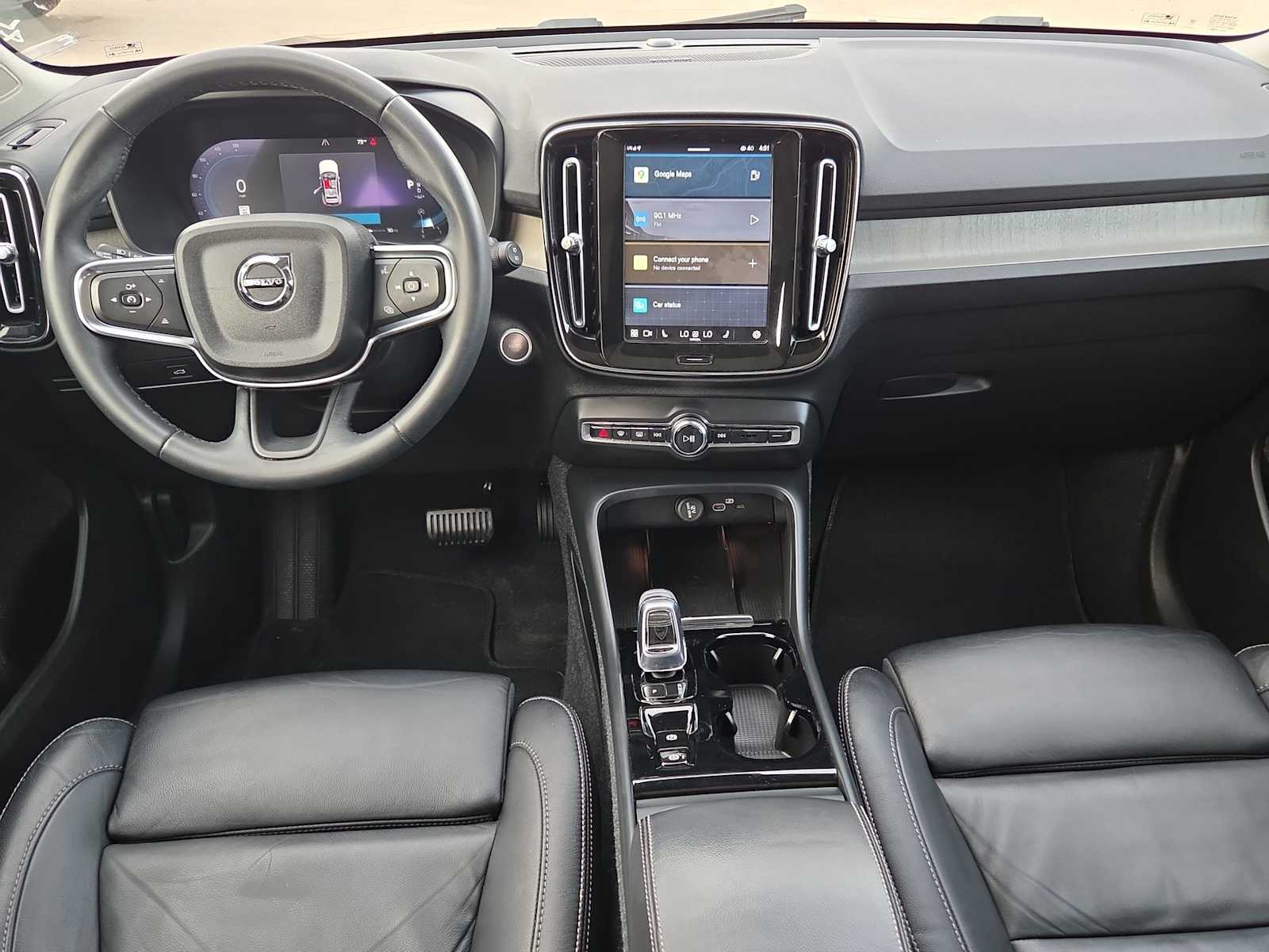 Thumbnail: 2023 Volvo XC40 - 10