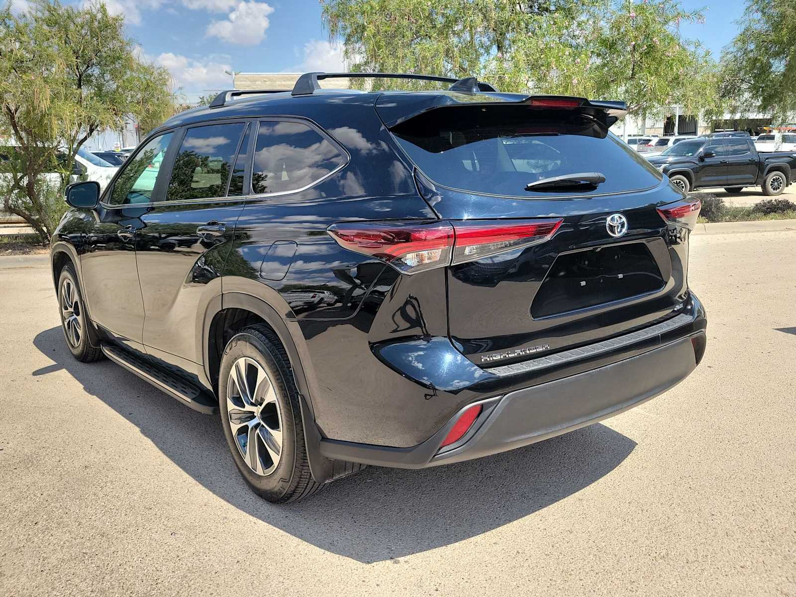 Thumbnail: 2024 Toyota Highlander - 4