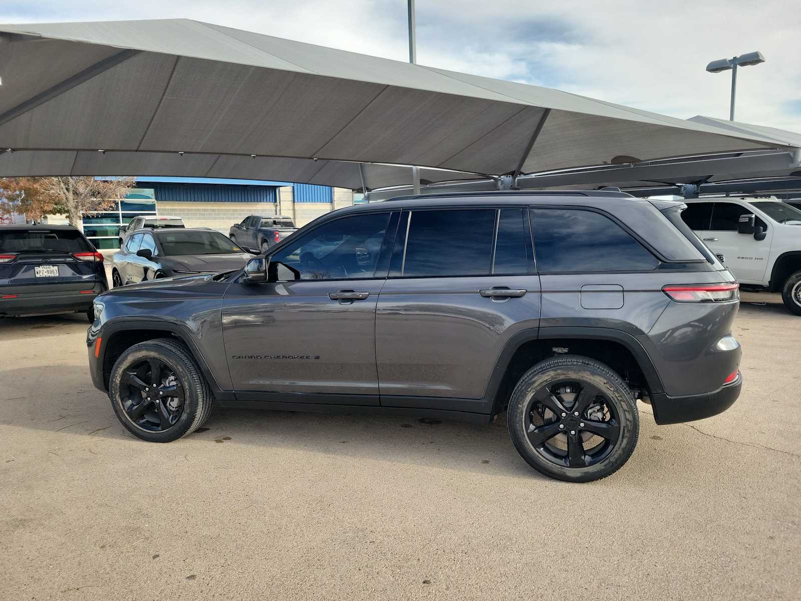 Thumbnail: 2023 Jeep Grand Cherokee - 3