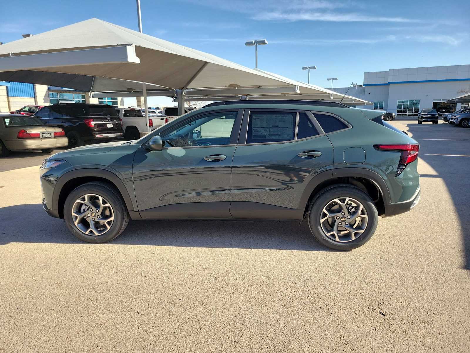 Thumbnail: 2026 Chevrolet Trax - 6