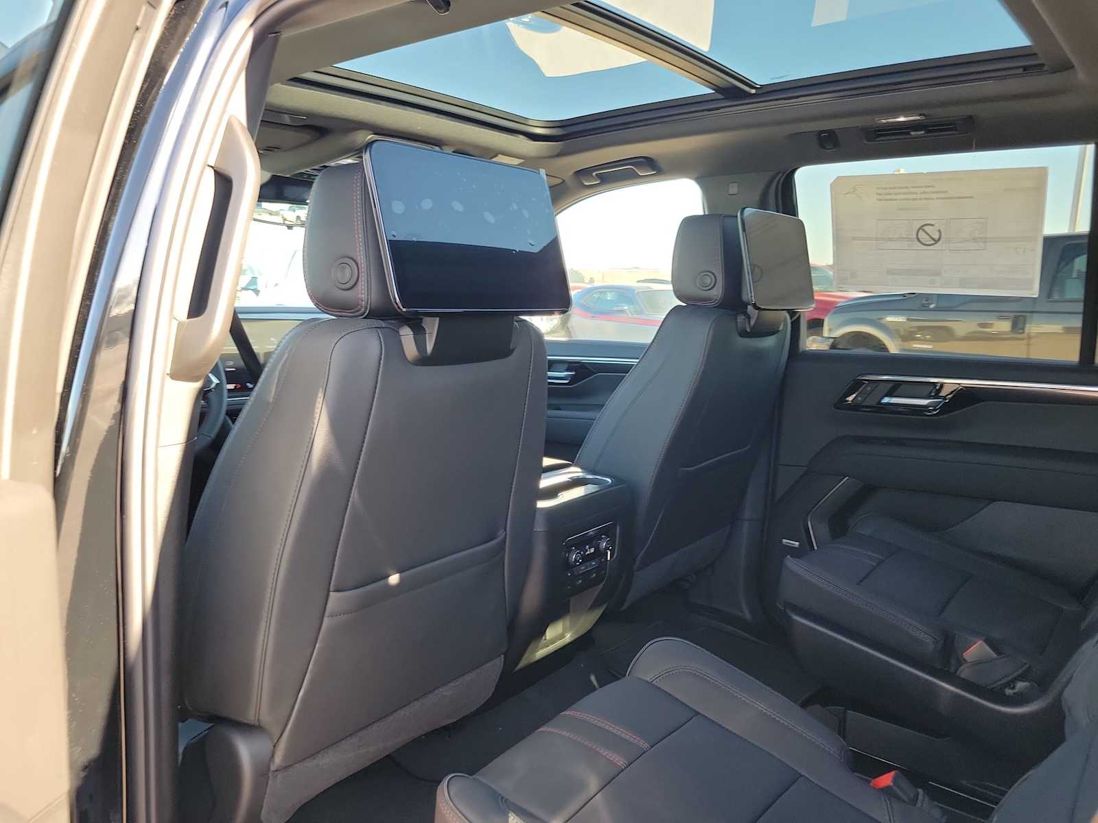 Thumbnail: 2026 Chevrolet Tahoe - 8