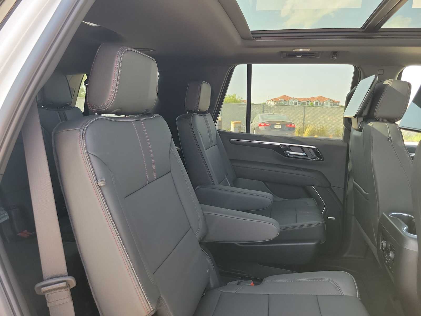Thumbnail: 2026 Chevrolet Tahoe - 17