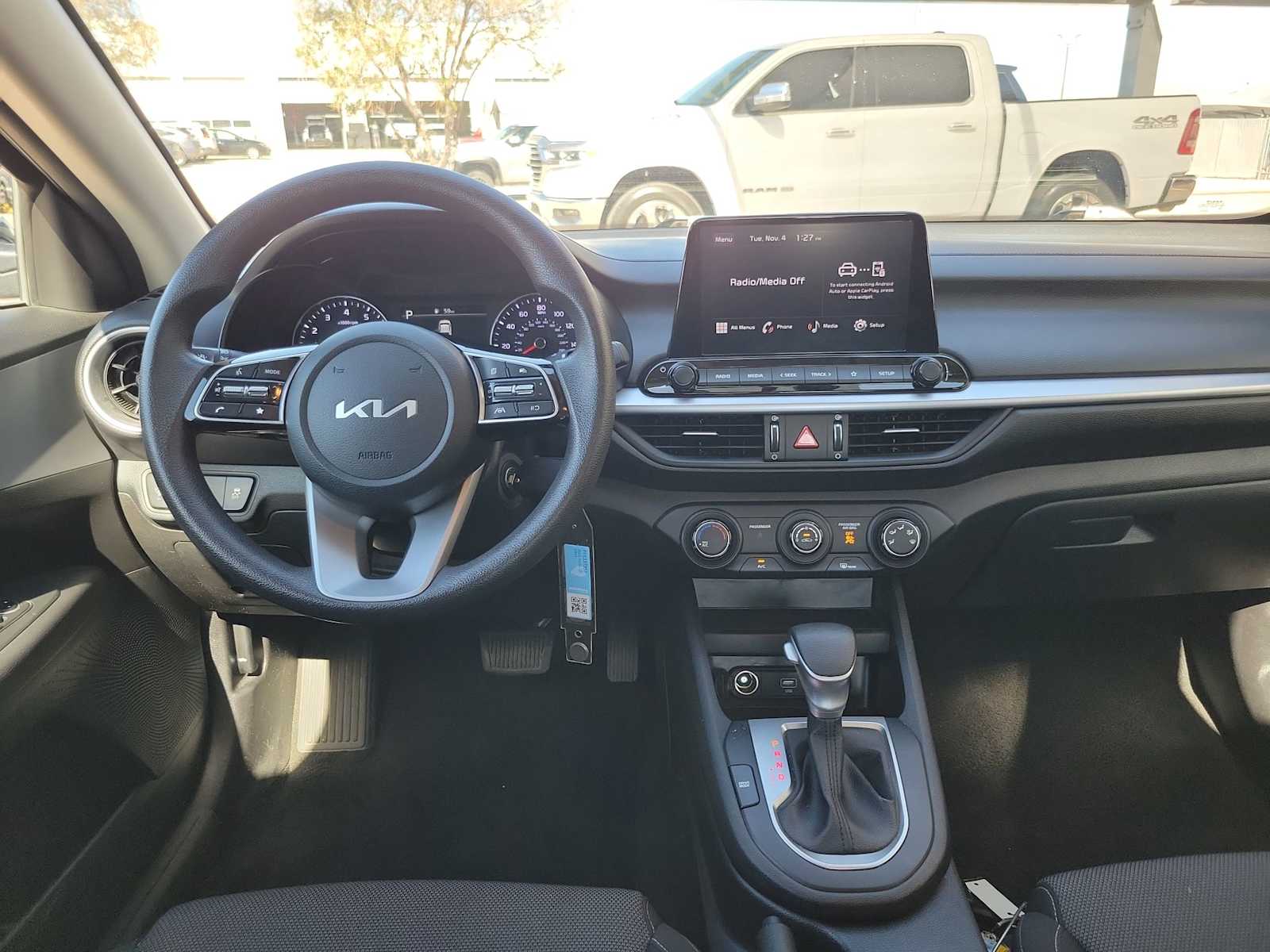 Thumbnail: 2023 Kia Forte - 10