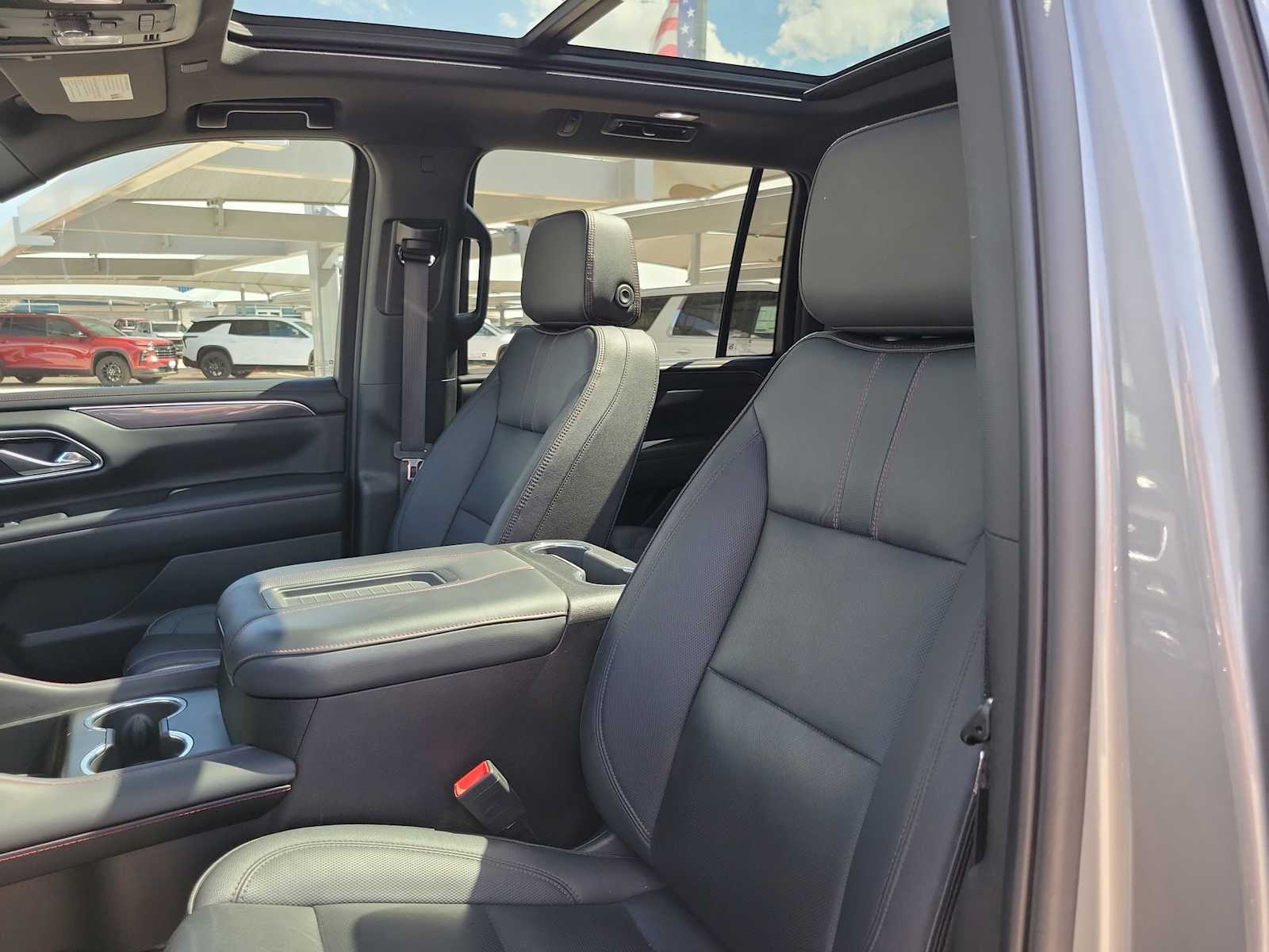 Thumbnail: 2023 Chevrolet Suburban - 7