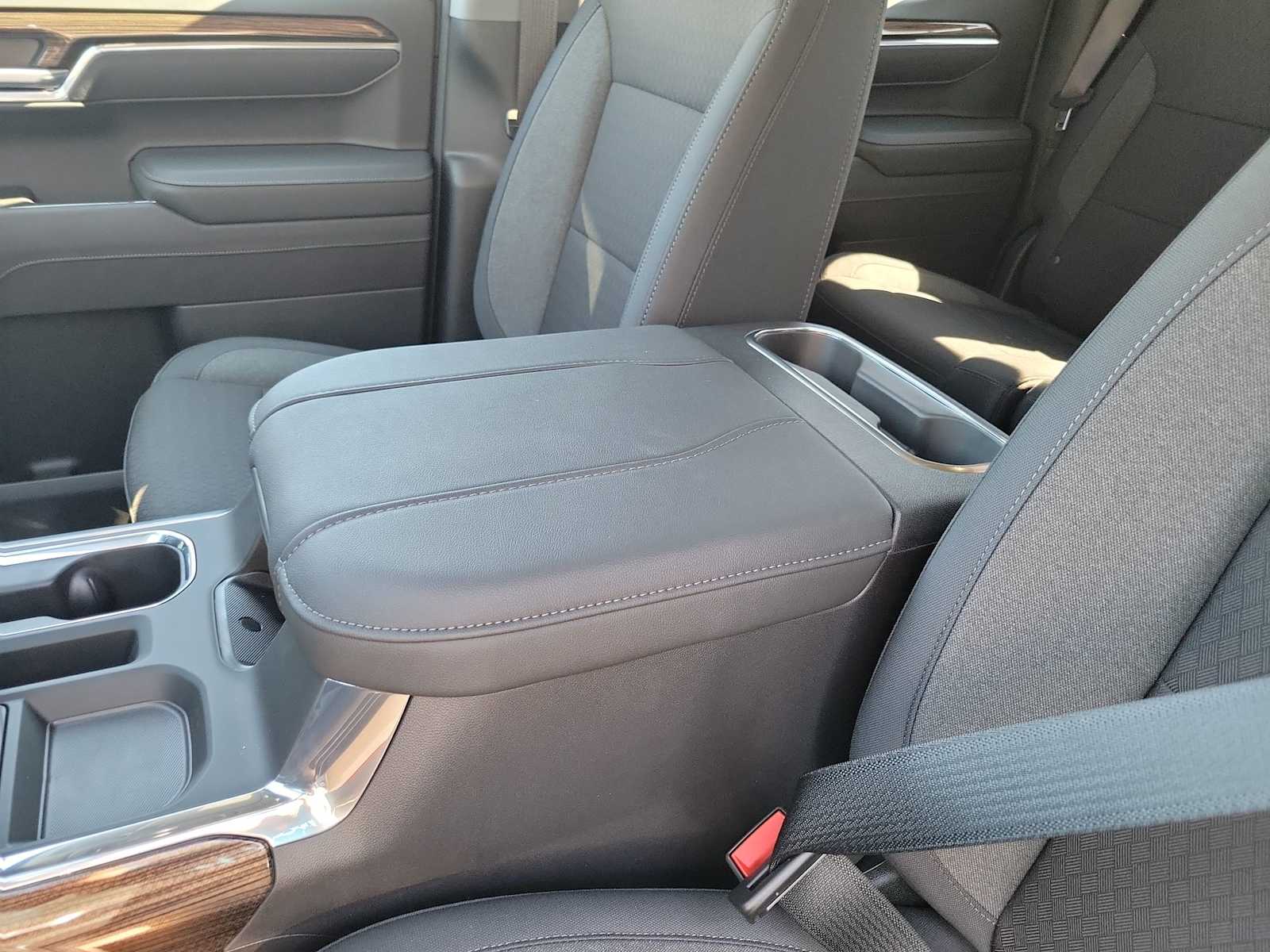 Thumbnail: 2026 Chevrolet Silverado 1500 - 16