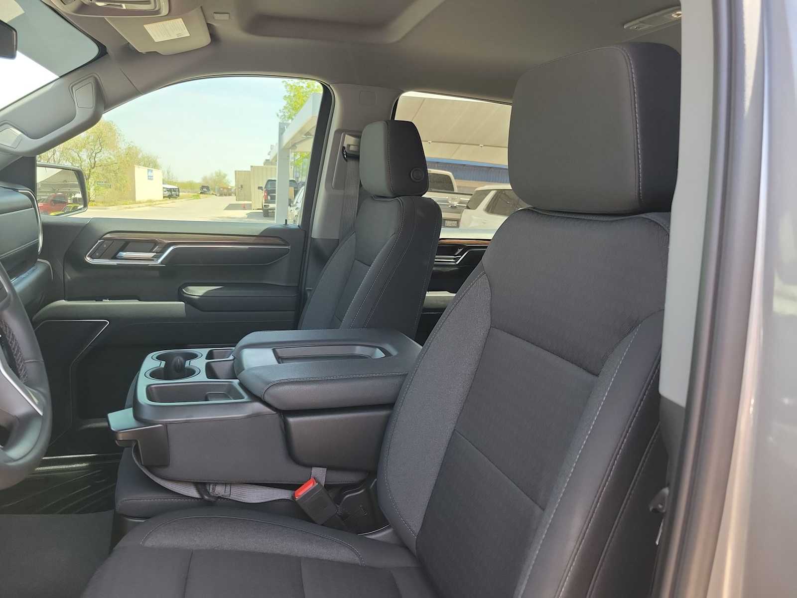 Thumbnail: 2023 Chevrolet Silverado 1500 - 16