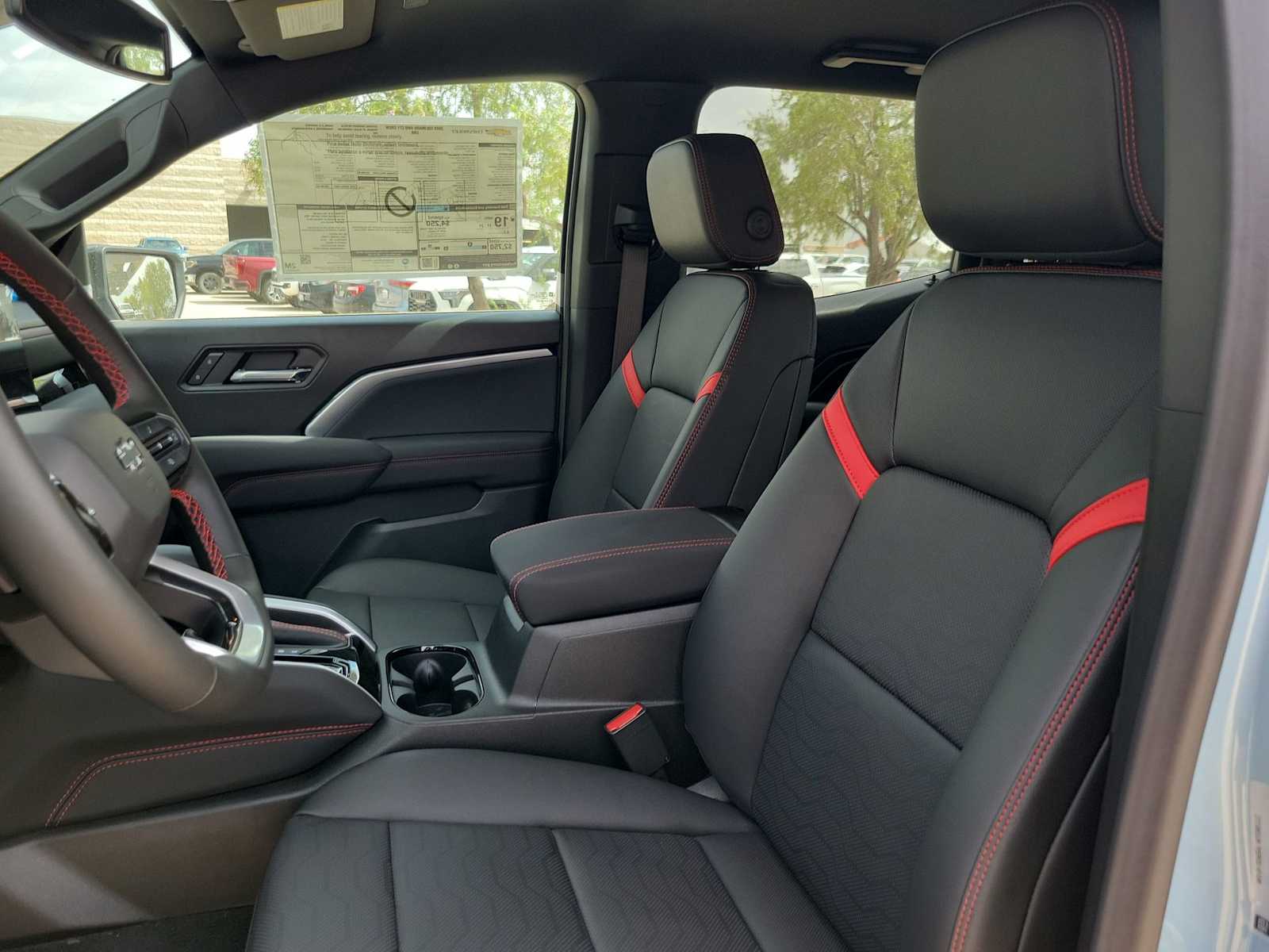 Thumbnail: 2025 Chevrolet Colorado - 11