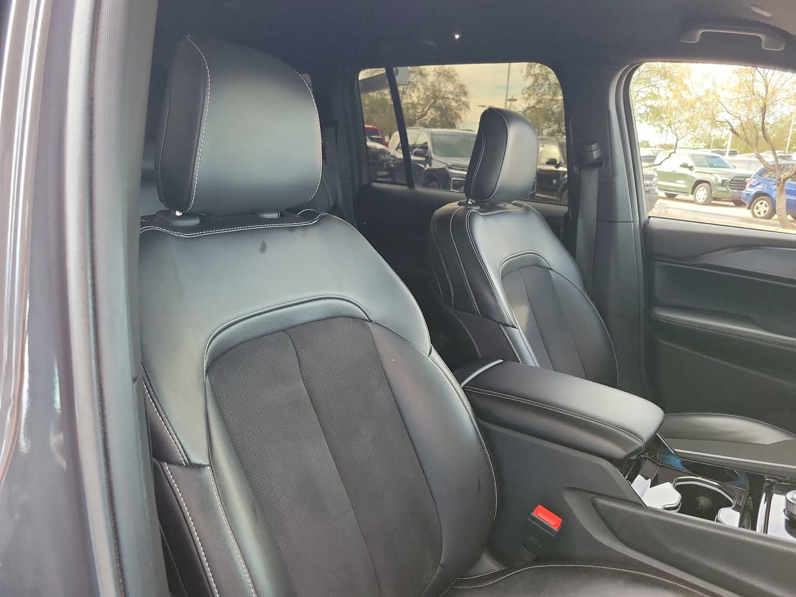 Thumbnail: 2023 Jeep Grand Cherokee - 14