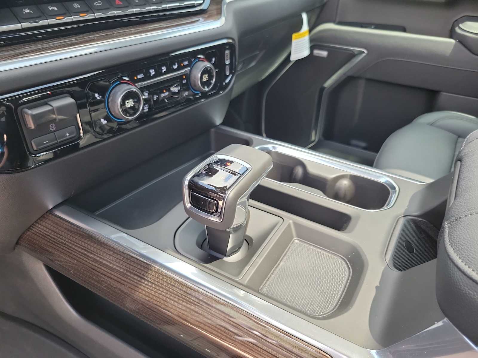 Thumbnail: 2025 Chevrolet Silverado 1500 - 17