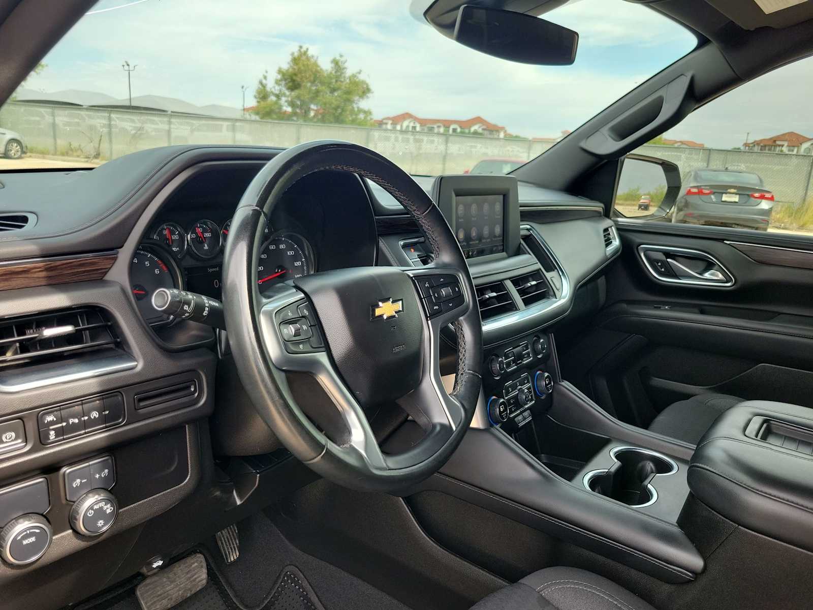 Thumbnail: 2023 Chevrolet Tahoe - 10