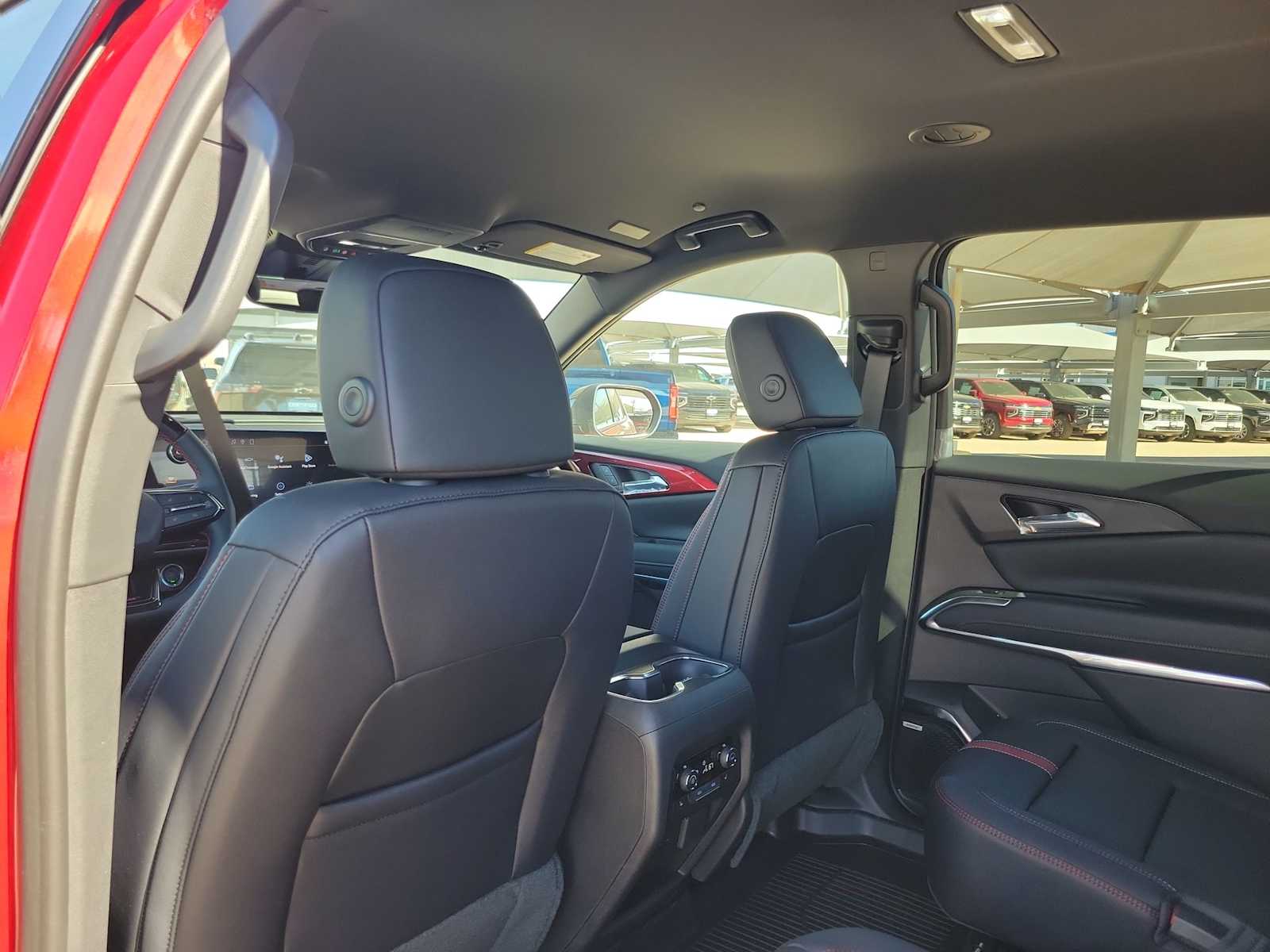 Thumbnail: 2026 Chevrolet Traverse - 8