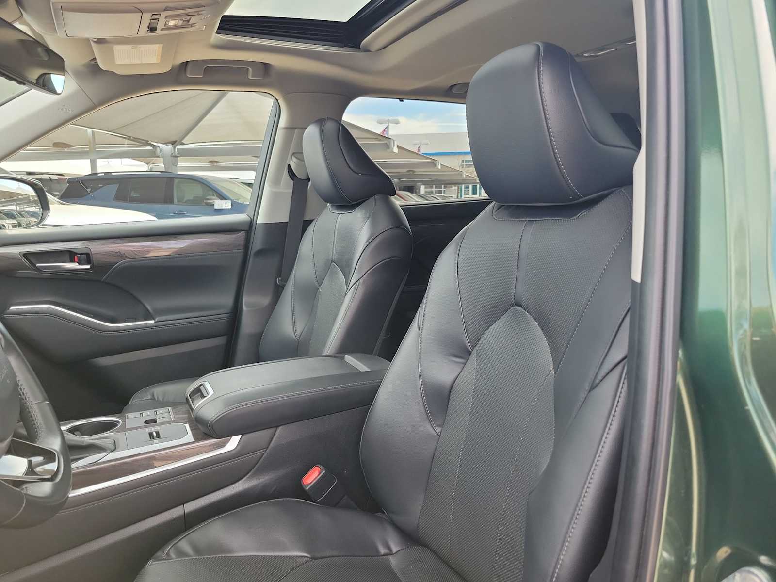 Thumbnail: 2023 Toyota Highlander - 7