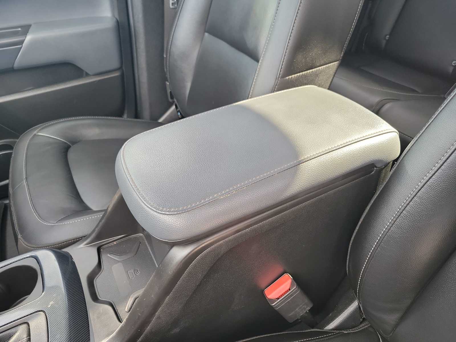 Thumbnail: 2022 Chevrolet Colorado - 16