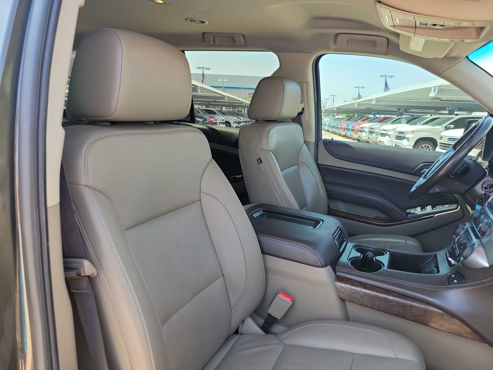 Thumbnail: 2019 Chevrolet Tahoe - 14