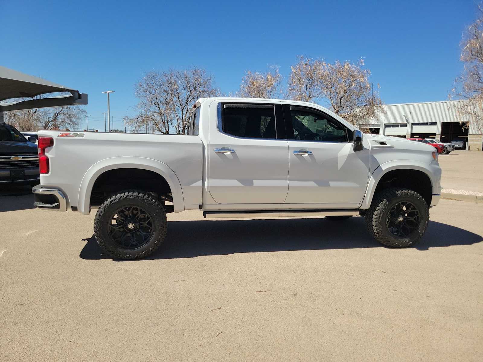 Thumbnail: 2026 Chevrolet Silverado 1500 - 9