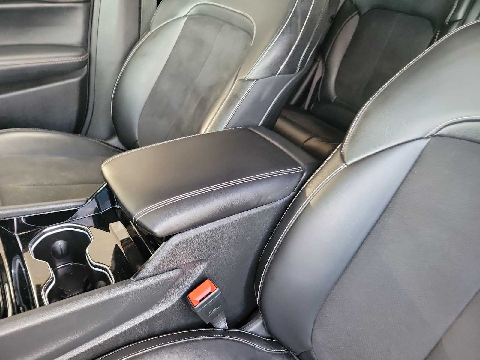 Thumbnail: 2023 Jeep Grand Cherokee - 16