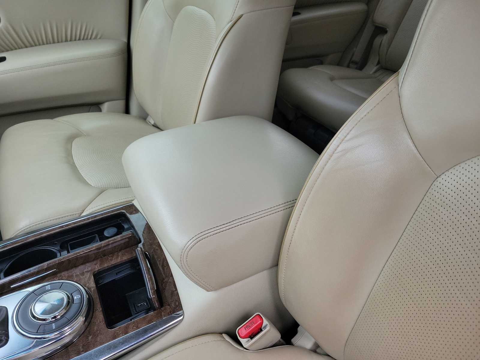 Thumbnail: 2017 INFINITI QX80 - 16